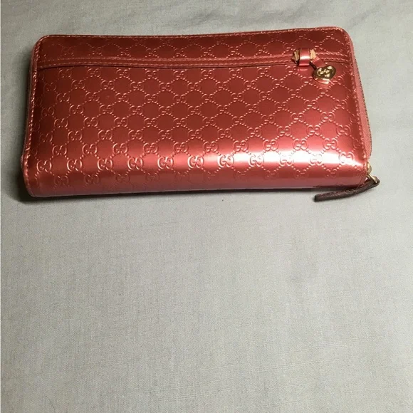 Gucci Red Quilted Wallet with Gold Hardware - Picture 3 of 9